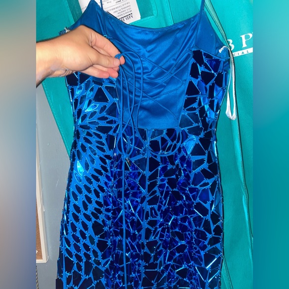 Sherri Hill - Lace-Up Back Cut Class Dress - Picture 3 of 5